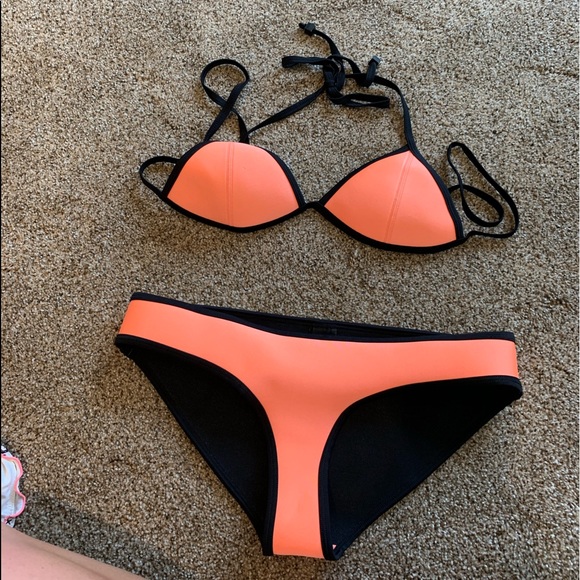 Triangl swimsuit - Picture 1 of 3